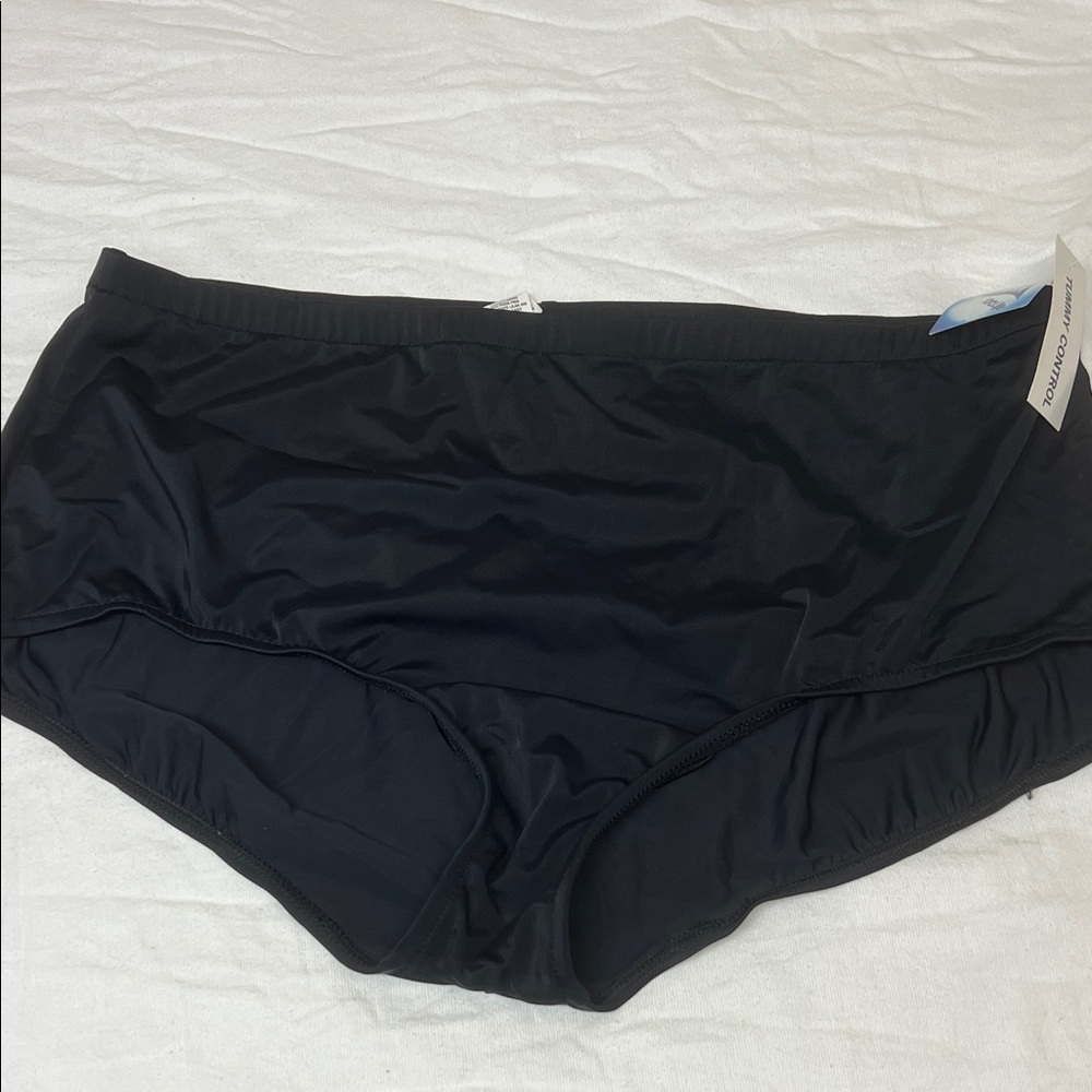 NWT Maxine of Hollywood Classic Black Swimwear Sz 22W